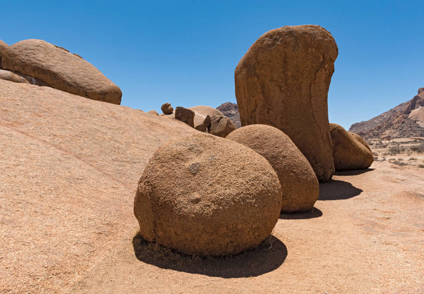 Formaciones rocosas en el desierto de Spitzkoppe Namib Namibia
 - Foto, Imagen