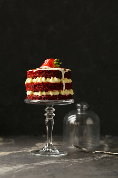 red velvet holiday cake for valentines day - Fotografie, Obrázek
