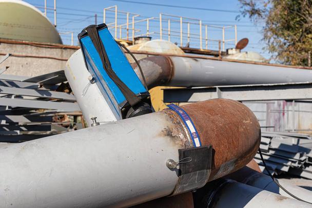 Contrôle des joints soudés des éléments et des détails des pipelines par
  - Photo, image