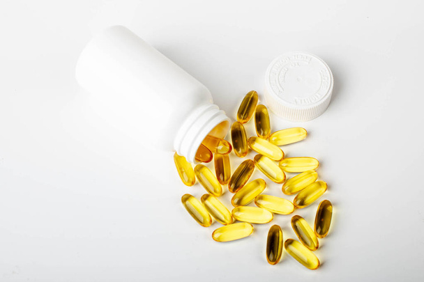 Group of pills with bottle isolated - Foto, Imagen