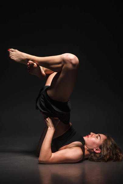 Yoga girl in photo studio - 写真・画像