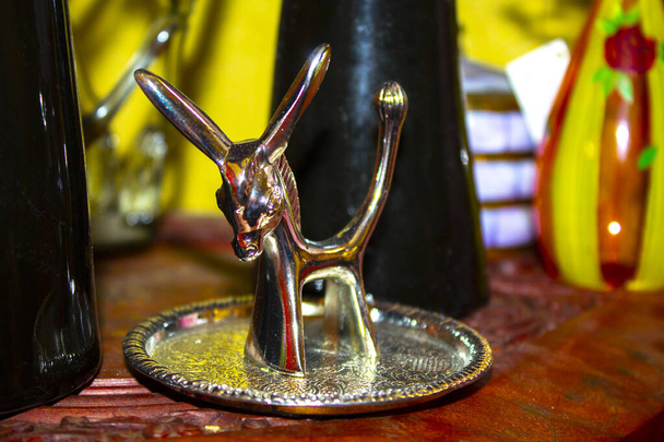 Статуэтка животного, серебряный ослик  - Фото, изображение