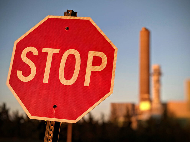 Stop Kirjaudu sisään Voimalaitoksen edessä
 - Valokuva, kuva