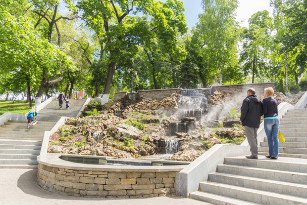 Каскадный фонтан в Струковском саду в Самаре
 - Фото, изображение