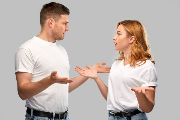 unhappy couple having argument - Foto, imagen