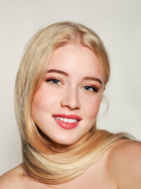 Portrait of beautiful blonde young woman face.  Spa model girl w - Zdjęcie, obraz