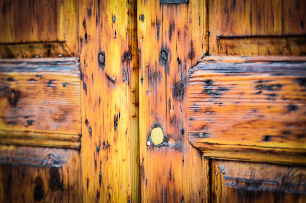 portas antigas fechar a vista dentro das ruas históricas de Trieste
 - Foto, Imagem
