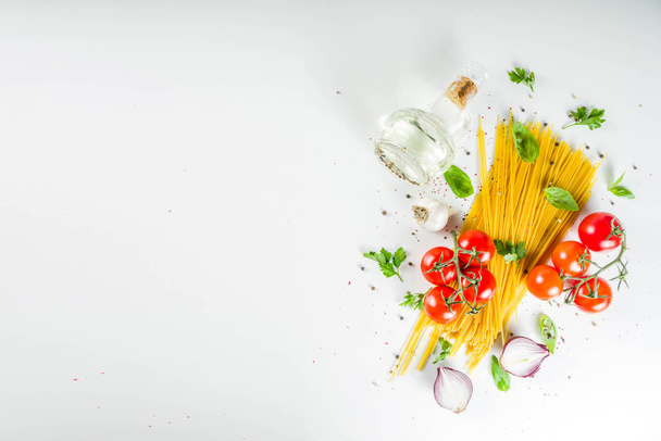 Spagetti makarna için geleneksel malzemeler - Fotoğraf, Görsel