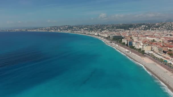 Letecký pohled. Nice, Francie promenáda, Středozemní moře. - Záběry, video
