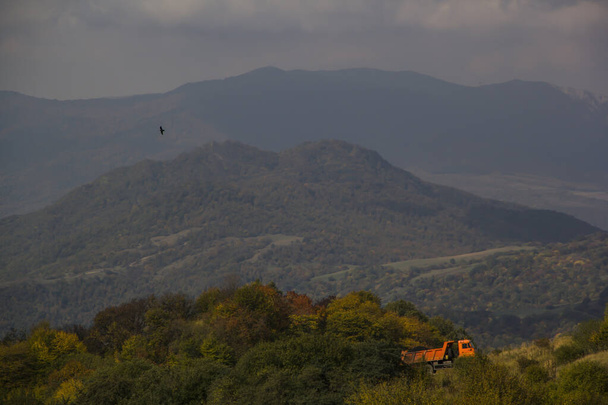 カヘティの風景、ジョージア州の秋のアラザニ渓谷の景色 - 写真・画像