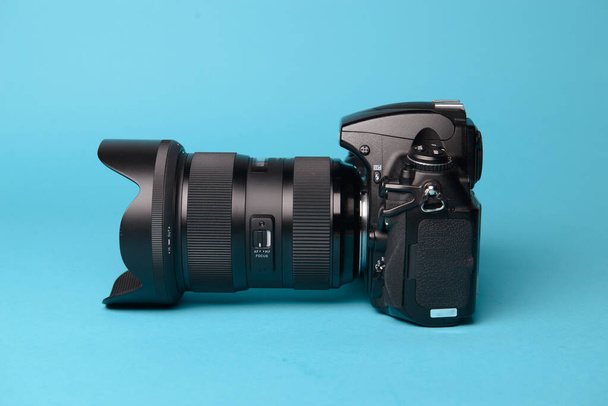 professionelle moderne DSLR-Kamera - Foto, Bild