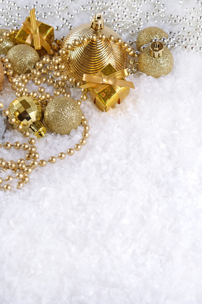 Golden Christmas decorations - Foto, imagen