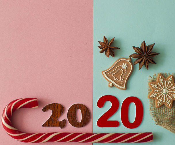 Canas de caramelo de Navidad con decoración de Navidad
 - Foto, imagen