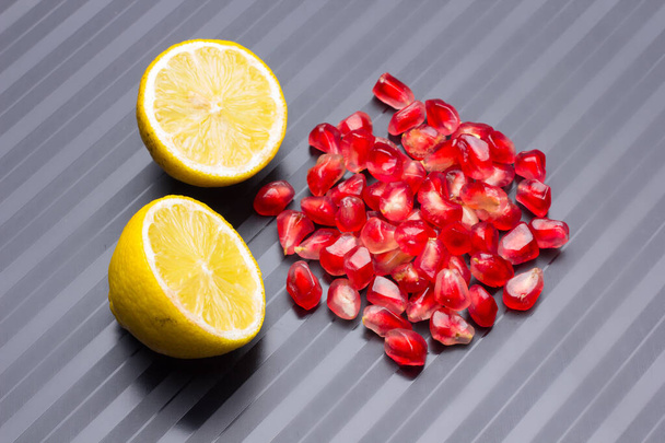 Il melograno è un frutto ricco di vitamine e antiossidanti
 - Foto, immagini
