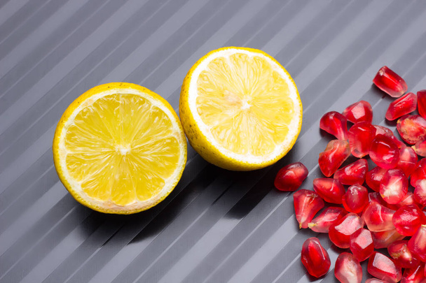 Il melograno è un frutto ricco di vitamine e antiossidanti
 - Foto, immagini