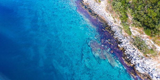 Aerial view of sea with turquoise water - Foto, afbeelding
