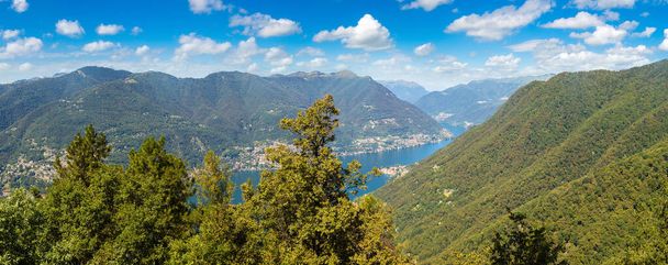 Panoramic view of lake Como in Italy - Valokuva, kuva