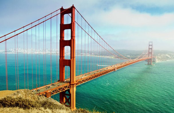 Die Golden Gate Bridge vom Marine Headlands, San Francisco, Kalifornien, USA aus gesehen - Foto, Bild