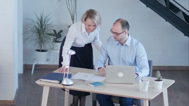 Business people having meeting around table in modern office - Video