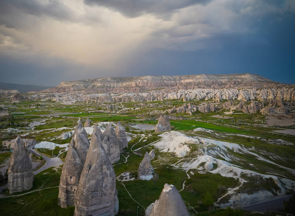 Panoramatický výhled na západ do Goreme, Cappadocia, Turecko - Fotografie, Obrázek