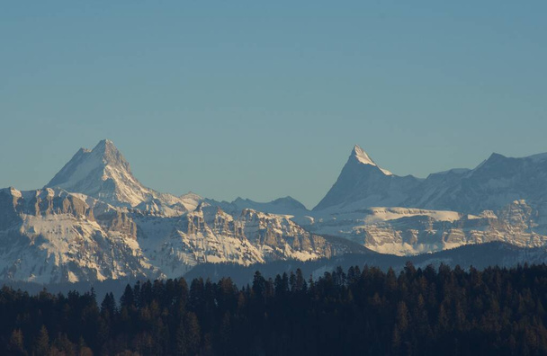 vrcholky hor v zimě - Fotografie, Obrázek