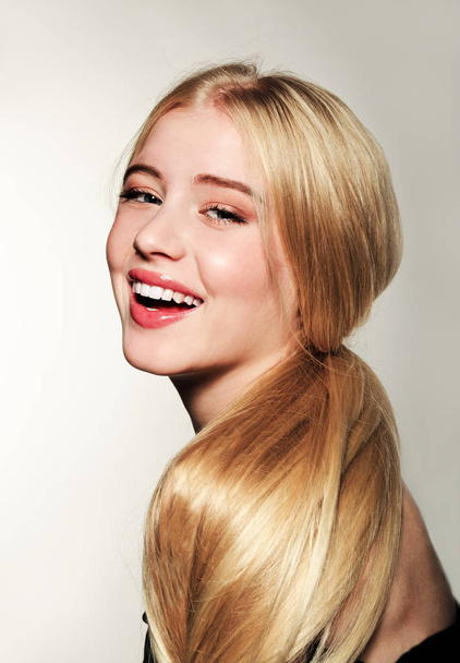 Portrait of beautiful blonde young woman face.  Spa model girl w - Φωτογραφία, εικόνα