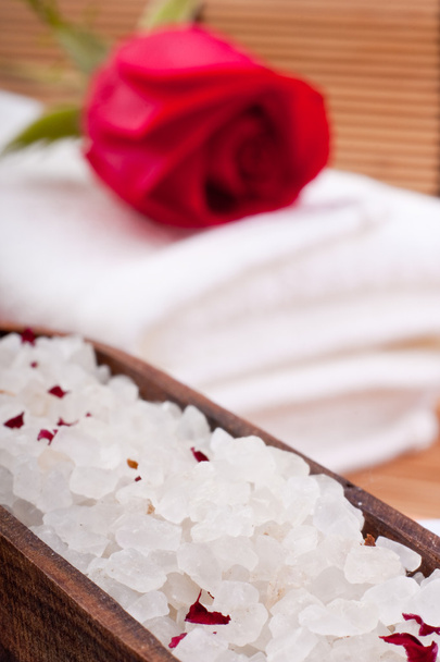 Sel de bain rose aromatique
 - Photo, image