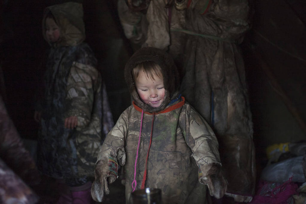The extreme north, Yamal, the pasture of Nenets people, children - Photo, Image