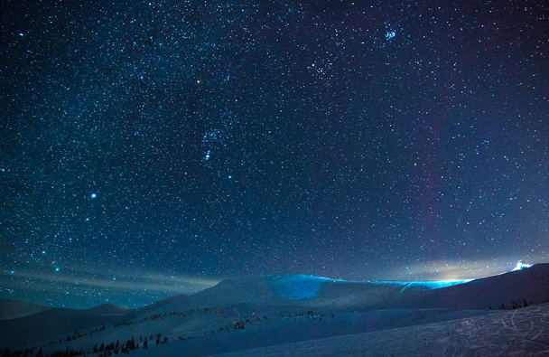 Stunning starry sky in a blue haze - Foto, imagen