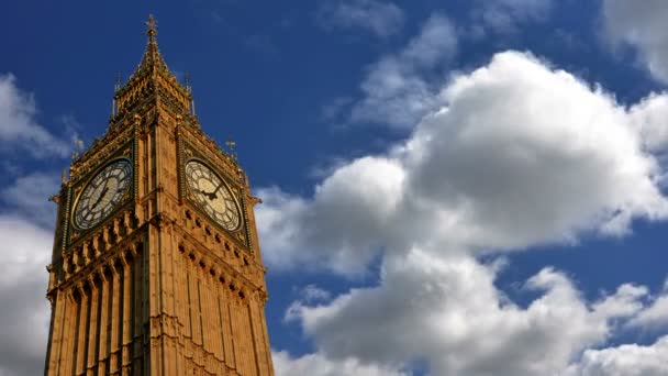 Czas mija Big Ben z chmurami - Materiał filmowy, wideo