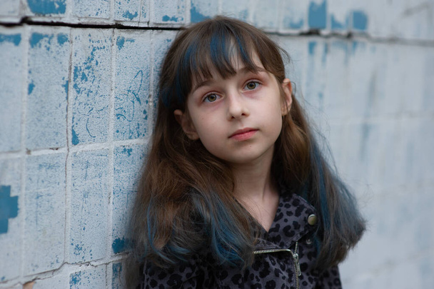 Πορτρέτο εννιάχρονου κοριτσιού. Σειρά φωτογραφιών ενός κοριτσιού 8 ή 9 ετών - Φωτογραφία, εικόνα