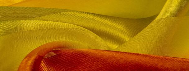 Текстура, фон, жовта шовкова смугаста тканина з металом
  - Фото, зображення