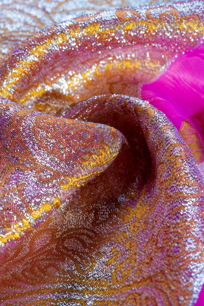 Textuur achtergrond, patroon. roze Brocade stof. Organza brocad - Foto, afbeelding