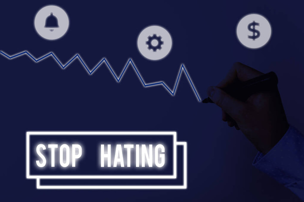 Scrivere una nota che mostri Stop Hating. Business photo vetrina di cadere tutti gli standard e pienamente d'accordo senza domande
. - Foto, immagini