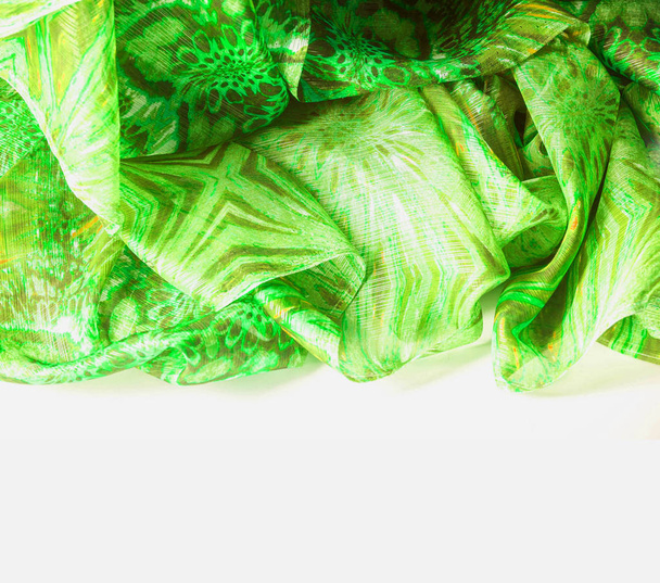 Textura pozadí, vzorek Silk z nazelenalé smaragdové stínu. - Fotografie, Obrázek