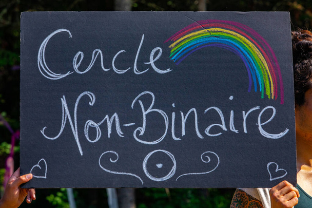 French poster, saying non-binary circle - Photo, Image