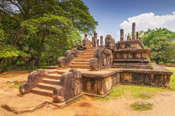Dünya Miras kenti Polonnaruwa, Sri Lanka Konsey odasında. - Fotoğraf, Görsel