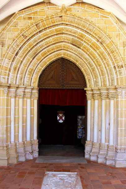 Porta della Chiesa, Evora, Portogallo
 - Foto, immagini