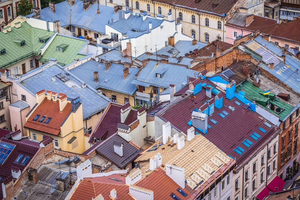 Casas em Lviv
 - Foto, Imagem