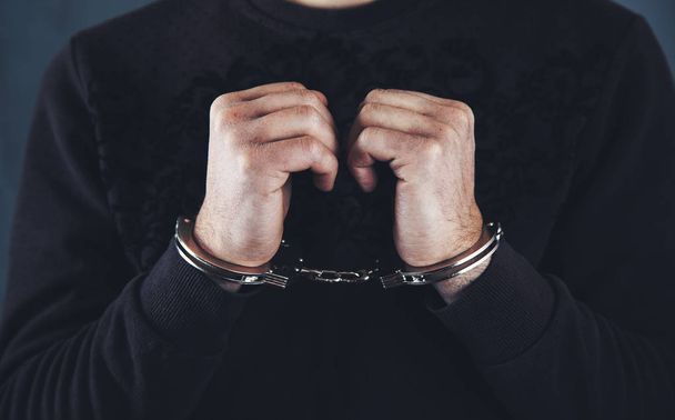 наручники для мужчин
  - Фото, изображение