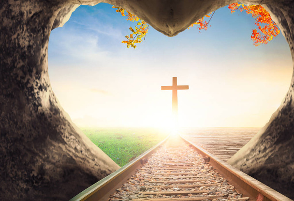 Koncepcja zbawienia: Krzyż symbolem chrześcijanina i Jezusa Chrystusa - Zdjęcie, obraz