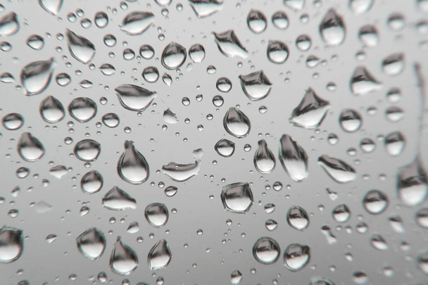капли дождя на окне - Фото, изображение