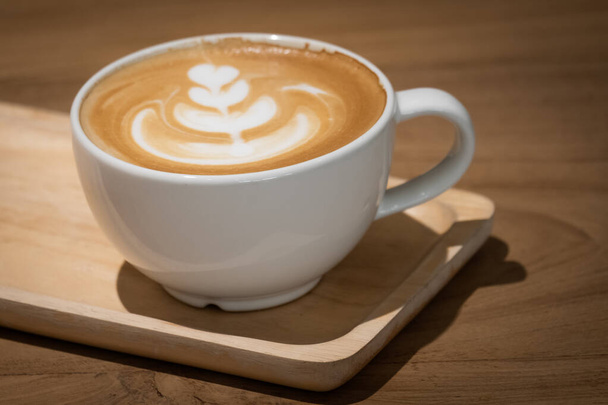 Latte arts kahvesi. - Fotoğraf, Görsel