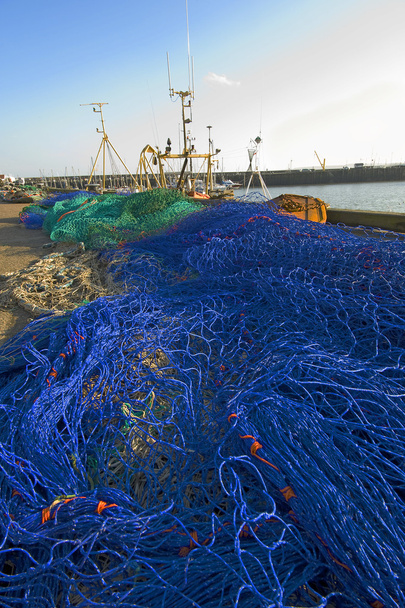 Redes de pesca en un muelle
 - Foto, imagen