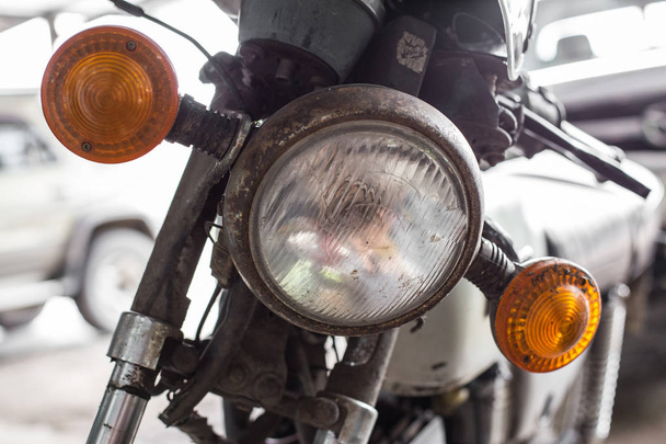 A régi motorkerékpárok fényszórói - Fotó, kép