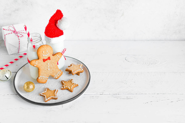Biscotti e latte per Santa - Foto, immagini