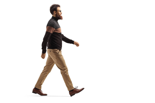 Bearded man with glasses walking  - Foto, afbeelding