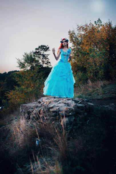Fairy in the autumn forest - Zdjęcie, obraz