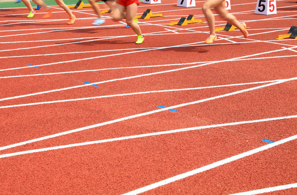 sprint start Jogos de esportes
 - Foto, Imagem