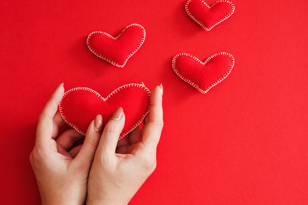 creative valentine day gift handmade felt hearts - 写真・画像